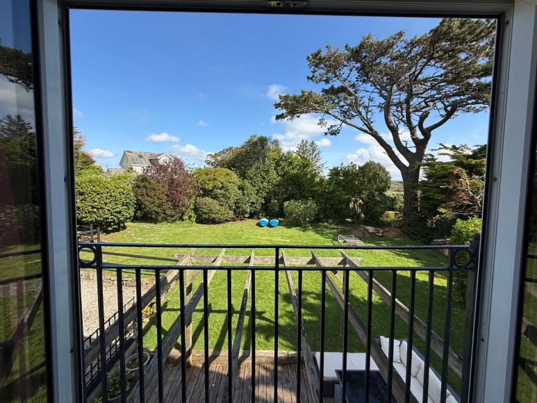 Maenporth Road, Maenporth, TR11