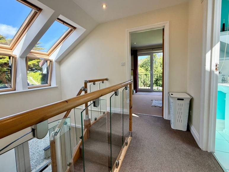Maenporth Road, Maenporth, TR11