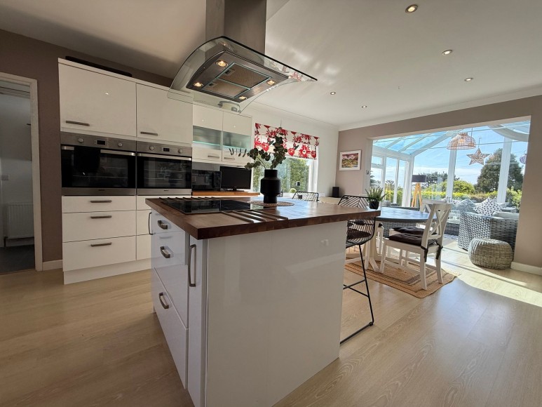Maenporth Road, Maenporth, TR11
