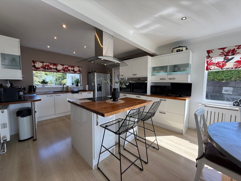 Maenporth Road, Maenporth, TR11