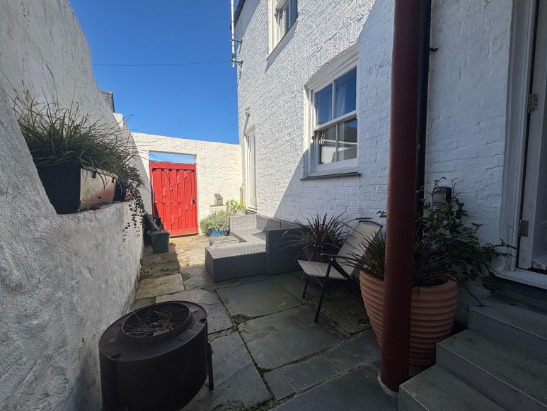 St. Gluvias Street, Penryn, TR10