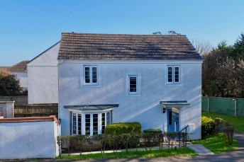 Round Ring Gardens, Penryn, TR10