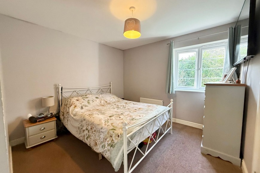 Round Ring Gardens, Penryn, TR10