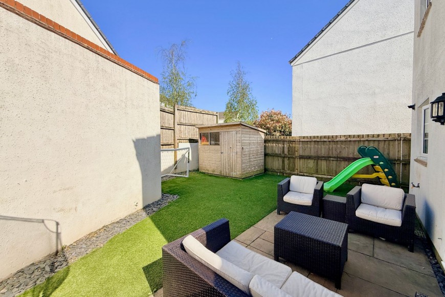 Round Ring Gardens, Penryn, TR10