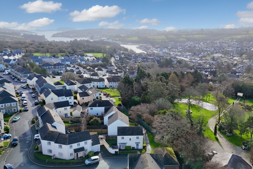 Round Ring Gardens, Penryn, TR10