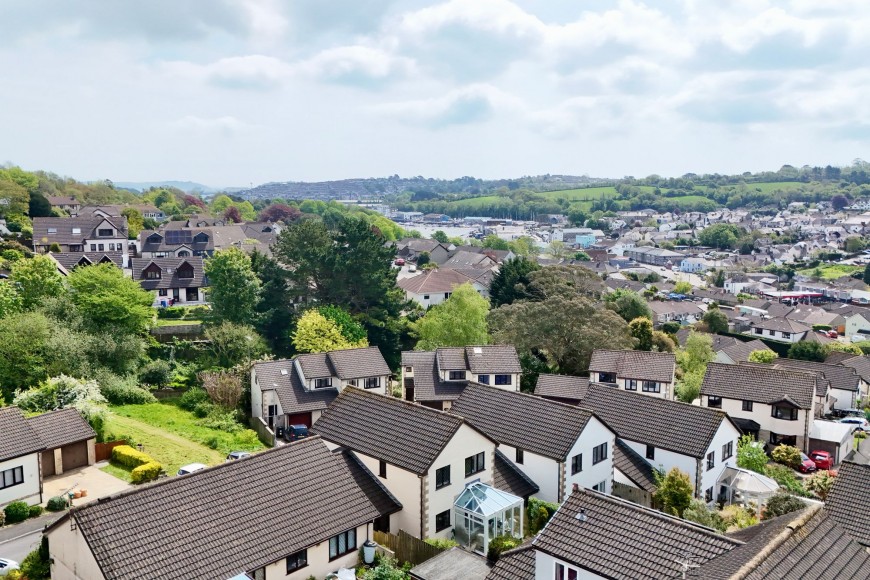 Old Well Gardens, Penryn, TR10