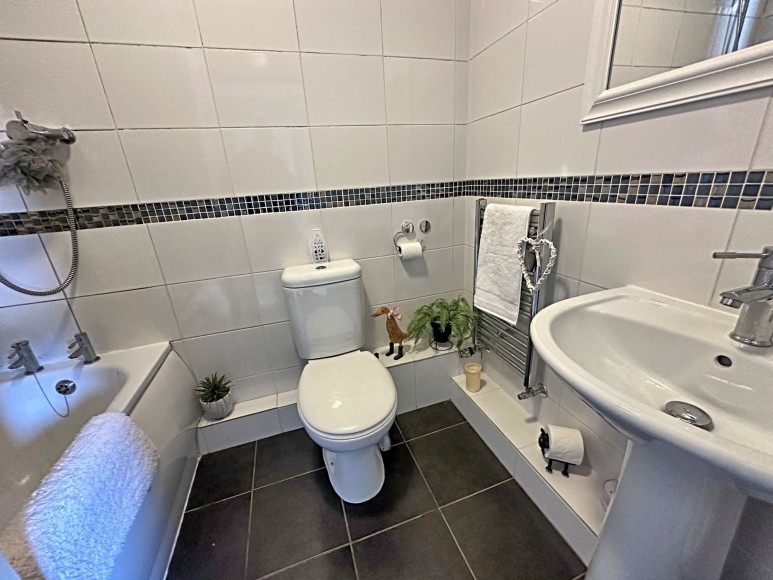 Old Well Gardens, Penryn, TR10