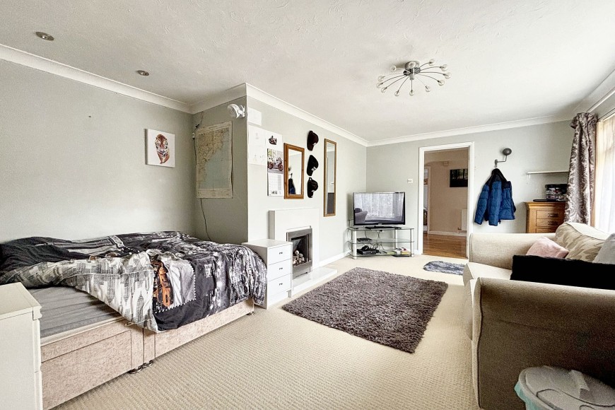 Woodland Avenue, Penryn, TR10