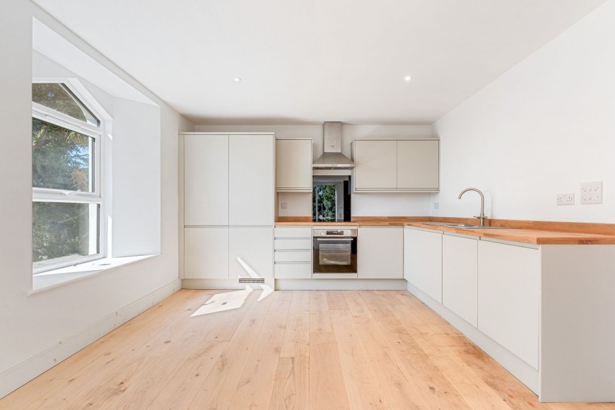 1 Rosehill Place, 66 Melvill Road, TR11