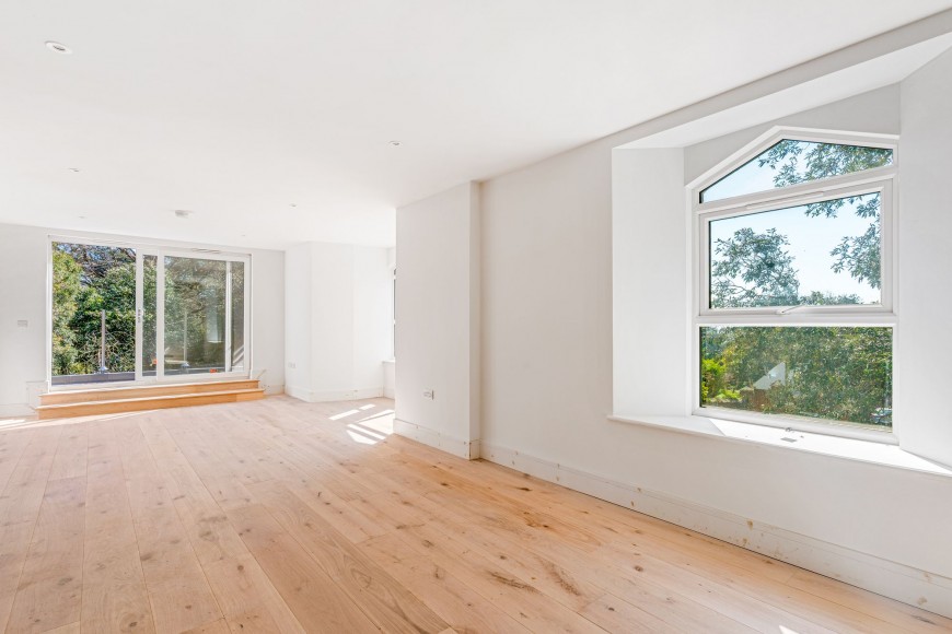 1 Rosehill Place, 66 Melvill Road, TR11