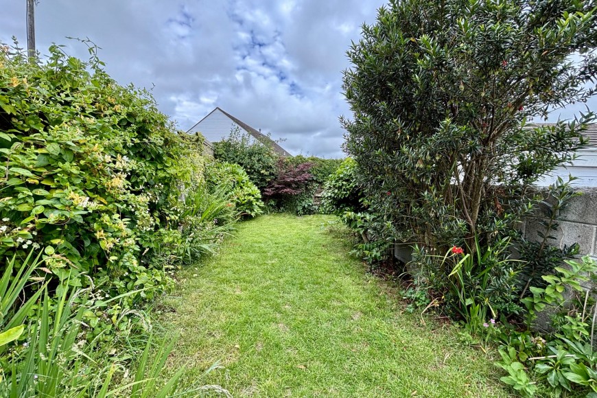 East Road, Stithians, TR3