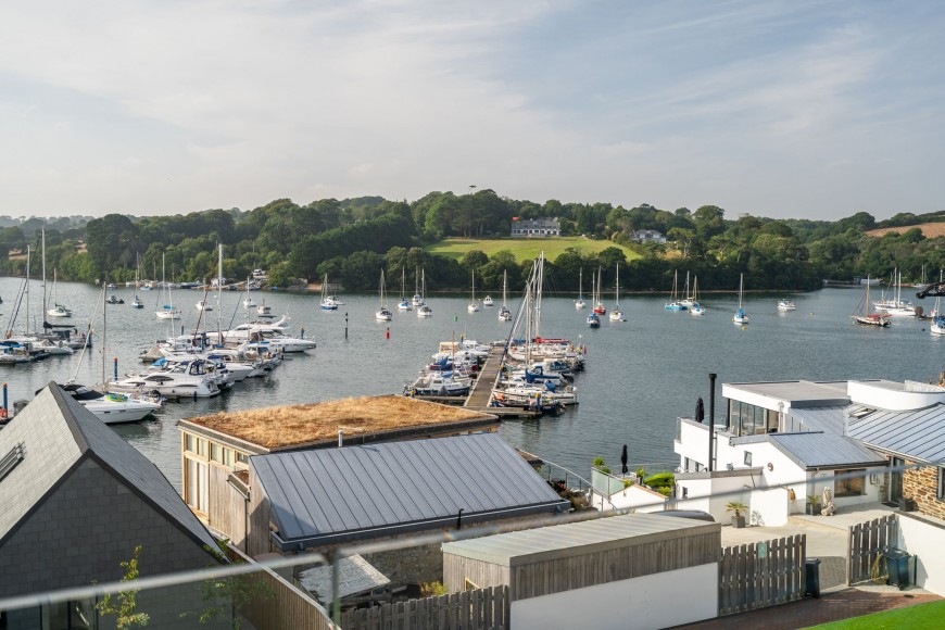 Waters Edge North Parade, Falmouth, TR11