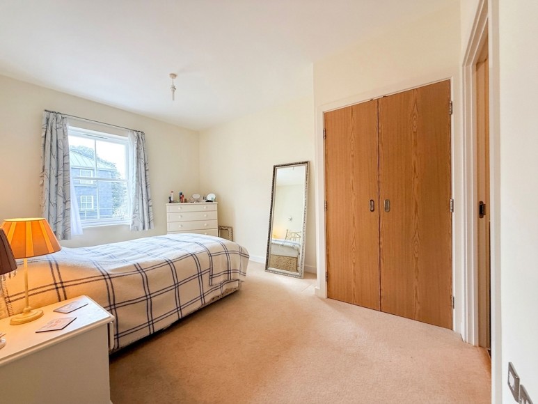 Emslie Road, Gyllyngdune Manor Emslie Road, TR11