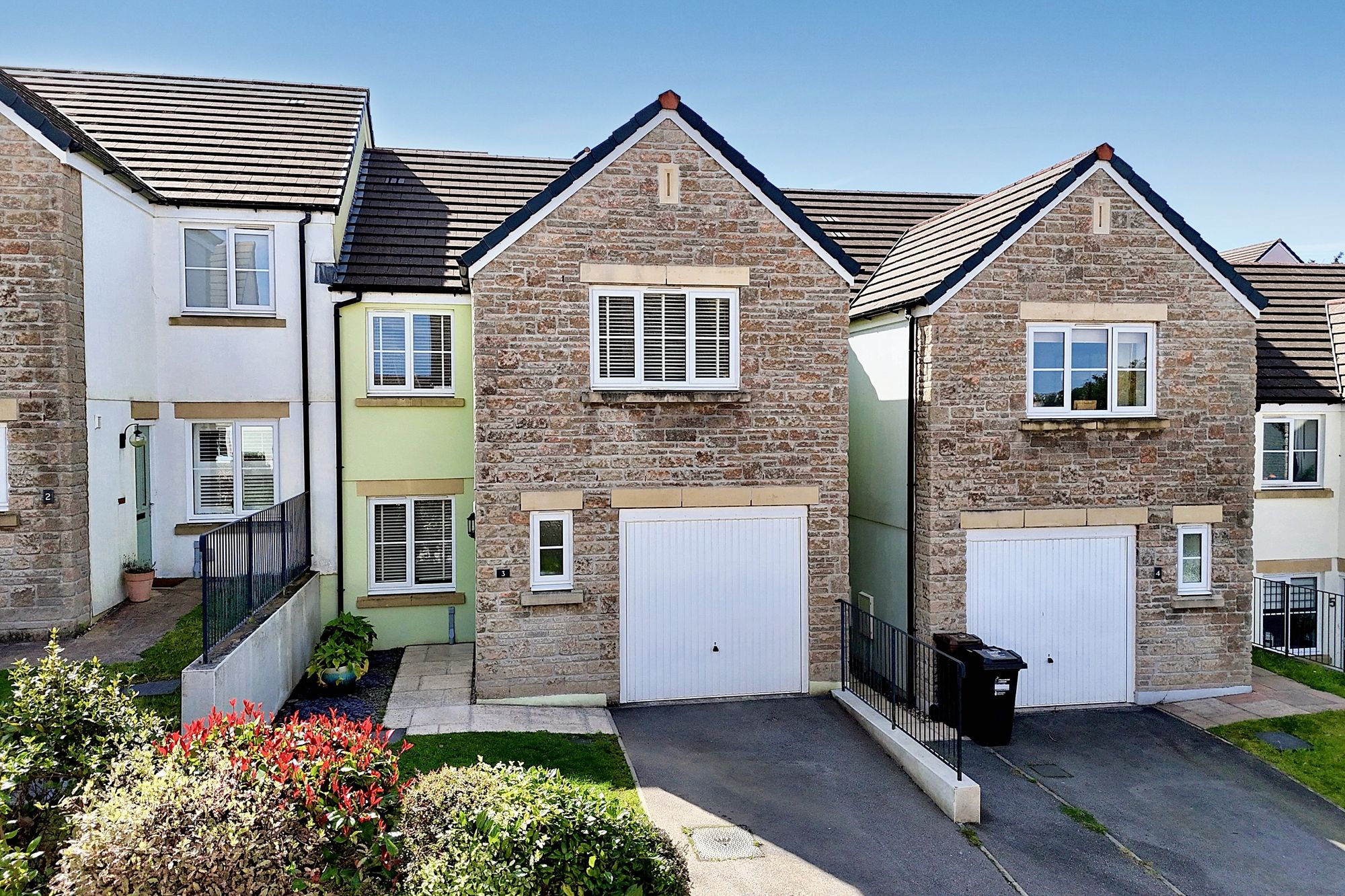 View Mena Chinowyth, Falmouth, TR11