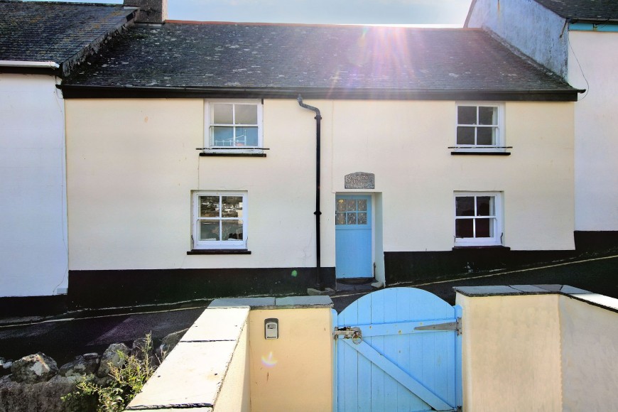 Sunny Corner, Coverack, TR12