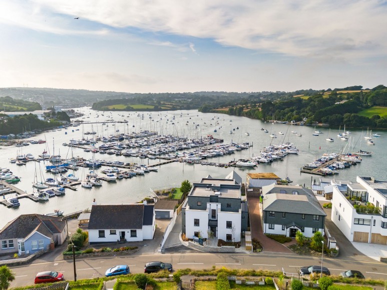 Waters Edge North Parade, Falmouth, TR11