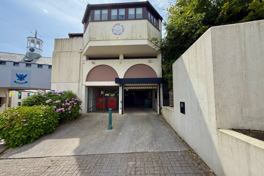 62 High Street, Falmouth, TR11
