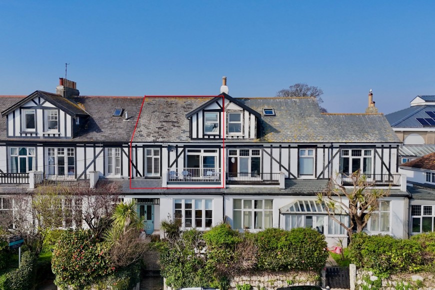 Gyllyngvase Terrace, Falmouth, TR11