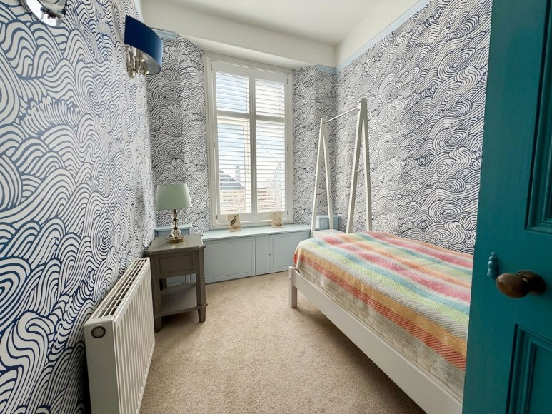 Gyllyngvase Terrace, Falmouth, TR11