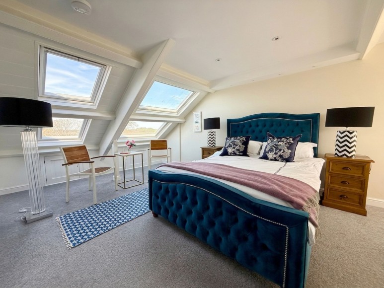 Gyllyngvase Terrace, Falmouth, TR11