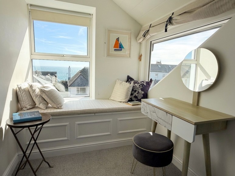 Gyllyngvase Terrace, Falmouth, TR11