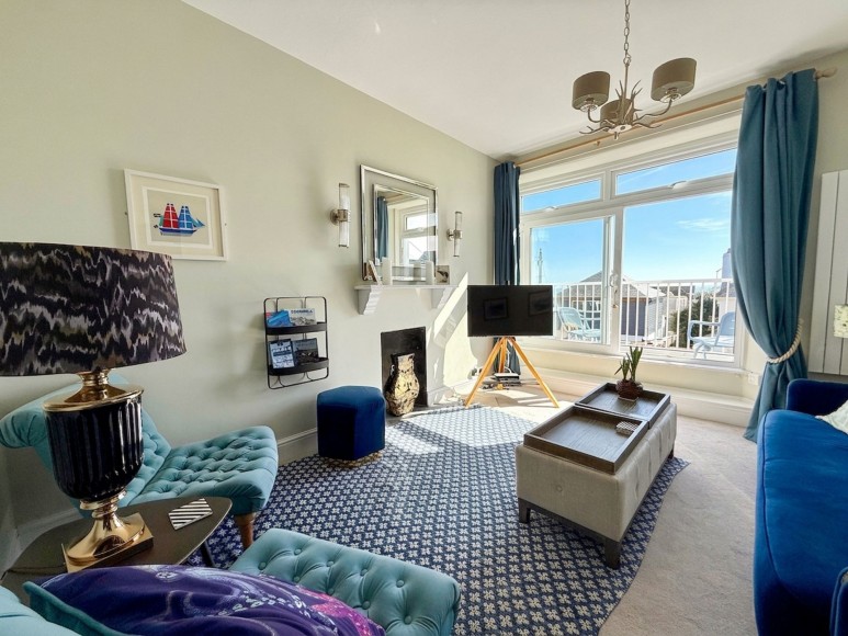 Gyllyngvase Terrace, Falmouth, TR11