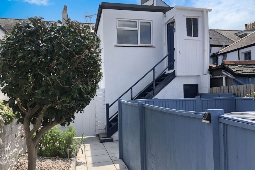 Gyllyngvase Terrace, Falmouth, TR11