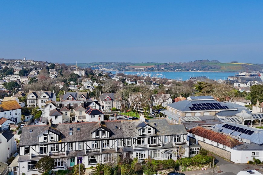Gyllyngvase Terrace, Falmouth, TR11