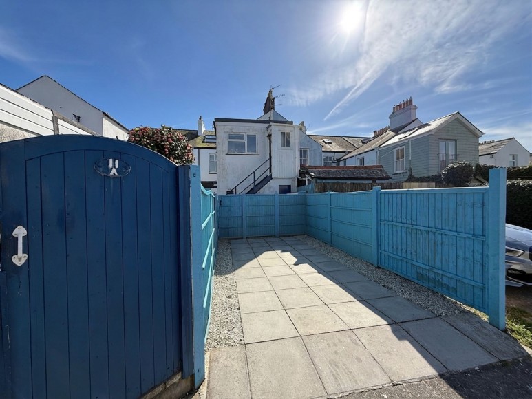 Gyllyngvase Terrace, Falmouth, TR11