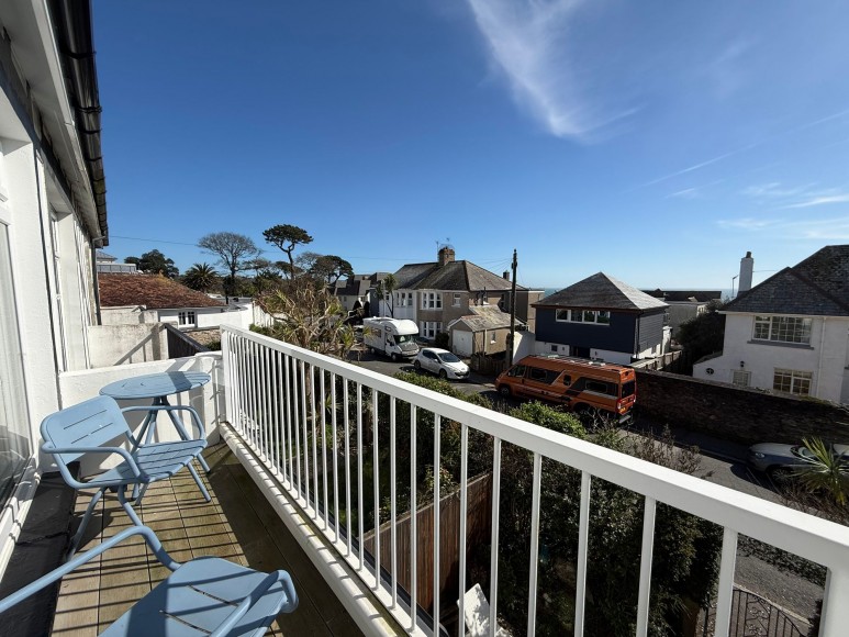 Gyllyngvase Terrace, Falmouth, TR11