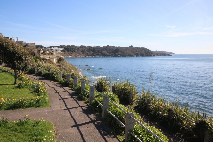 Cliff Road, Bay Court Cliff Road, TR11