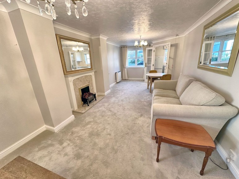 Cliff Road, Bay Court Cliff Road, TR11