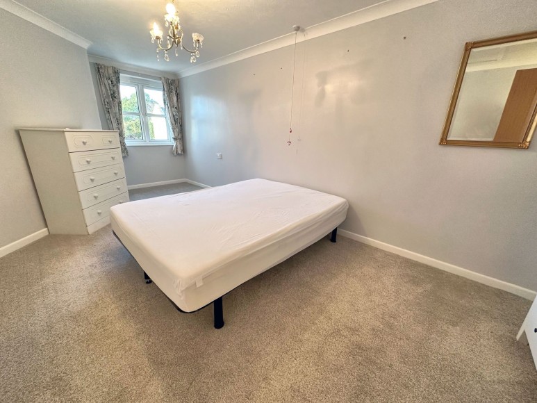 Cliff Road, Bay Court Cliff Road, TR11