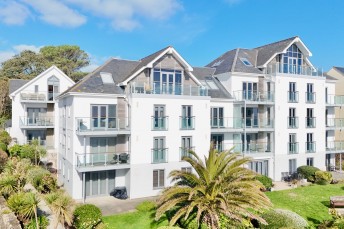 Cliff Road, The Strand Cliff Road, TR11