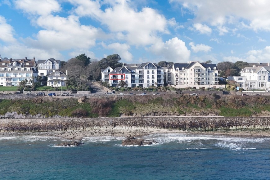 Cliff Road, The Strand Cliff Road, TR11