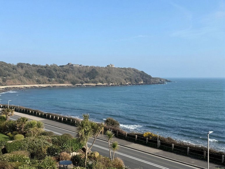 Cliff Road, The Strand Cliff Road, TR11