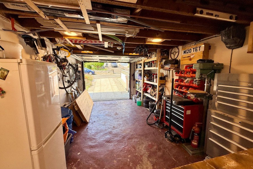 Bosmeor Close, Falmouth, TR11
