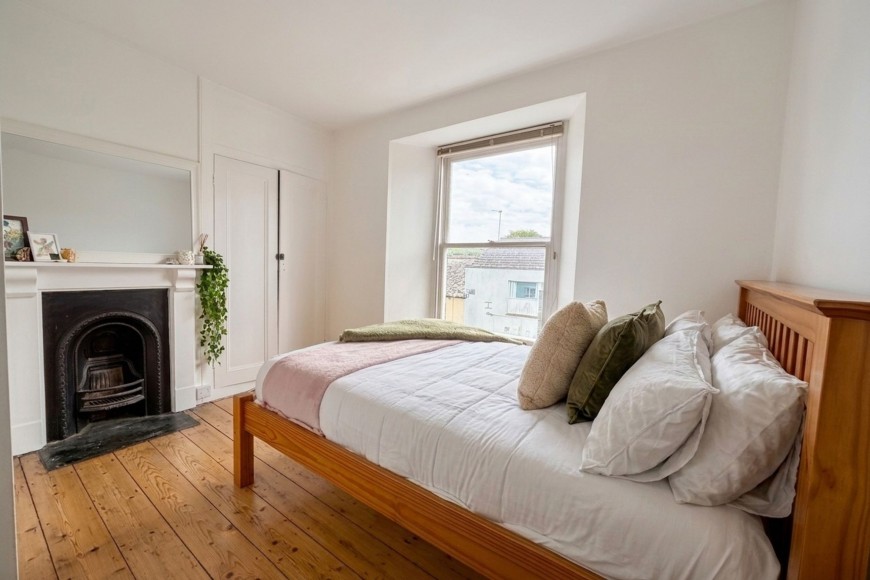 Lower Market Street, Penryn, TR10