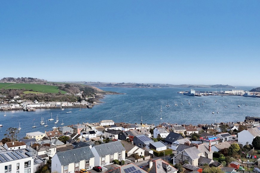 Meadowbank Road, Falmouth, TR11