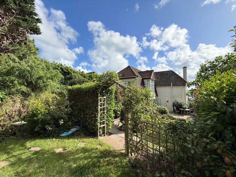Tredynas Road, Falmouth, TR11