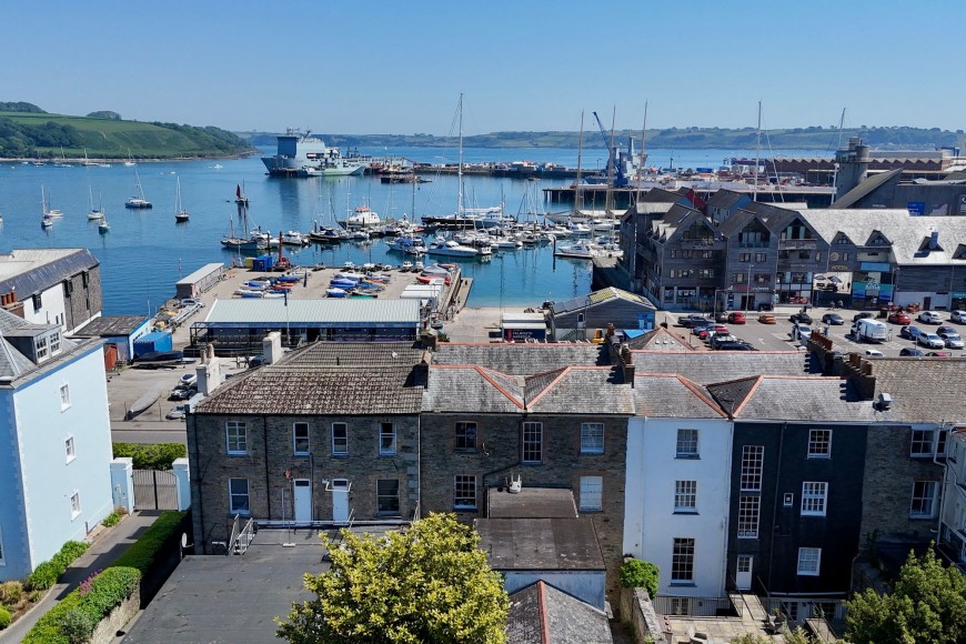 Grove Place, Quayside, TR11