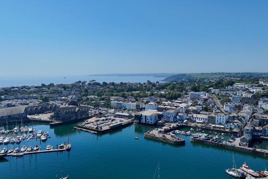 Grove Place, Quayside, TR11
