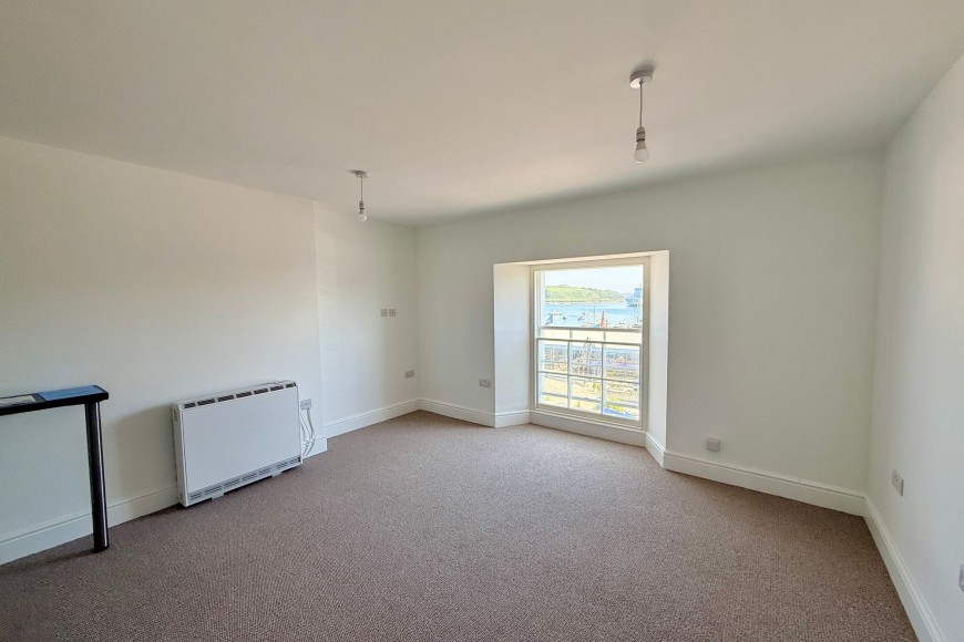 Grove Place, Quayside, TR11