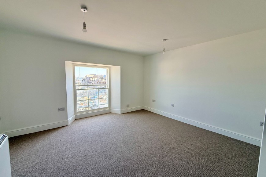 Grove Place, Quayside, TR11