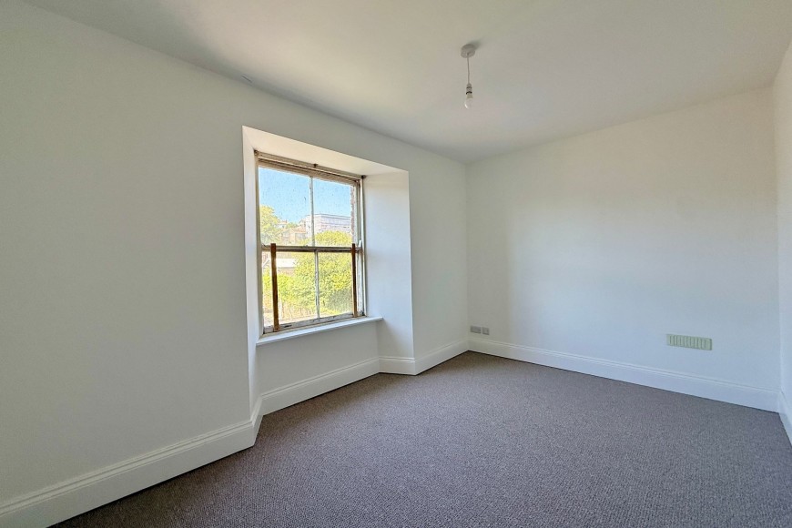 Grove Place, Quayside, TR11