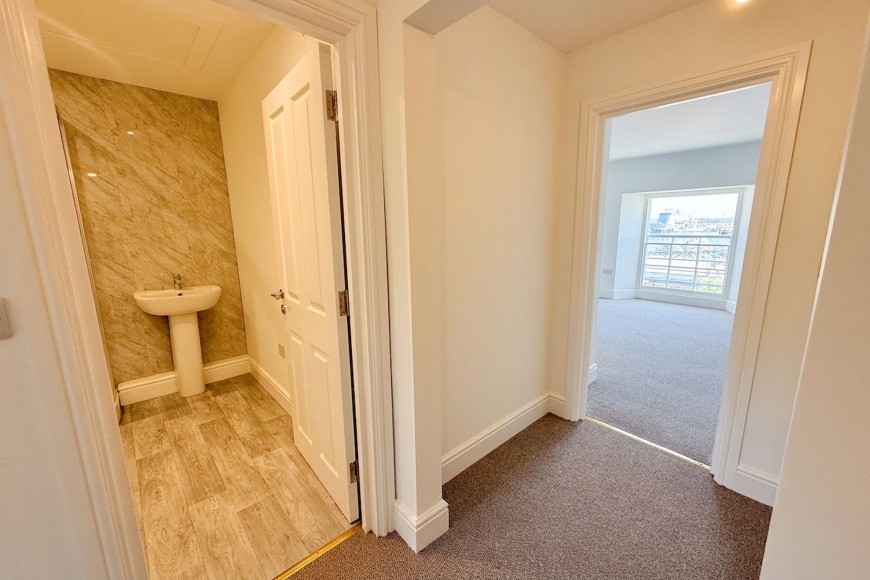 Grove Place, Quayside, TR11