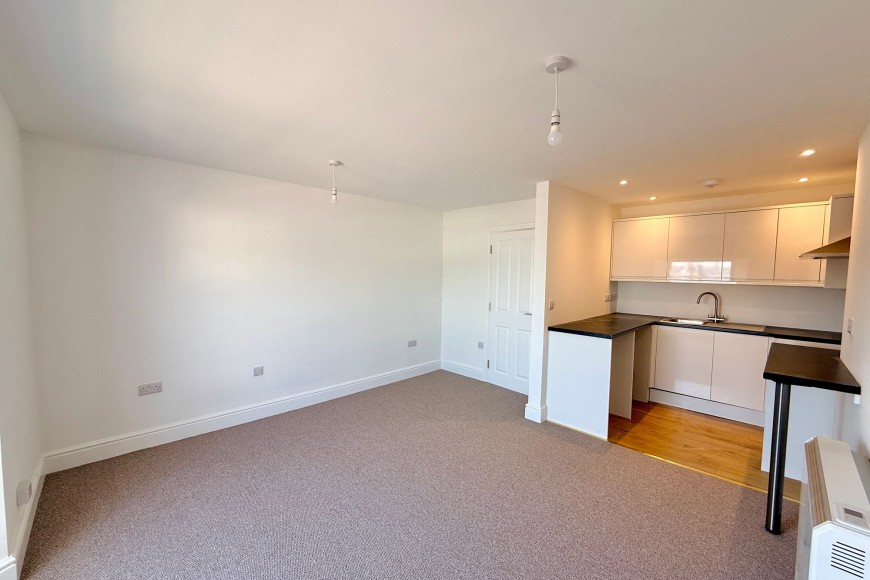 Grove Place, Quayside, TR11