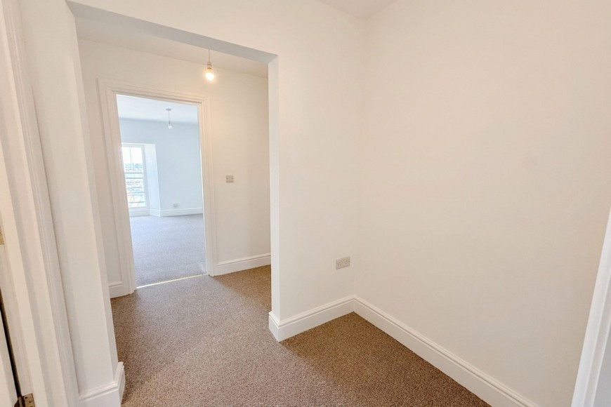 Grove Place, Quayside, TR11