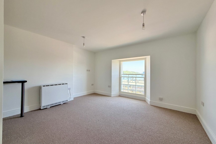 Grove Place, Quayside, TR11