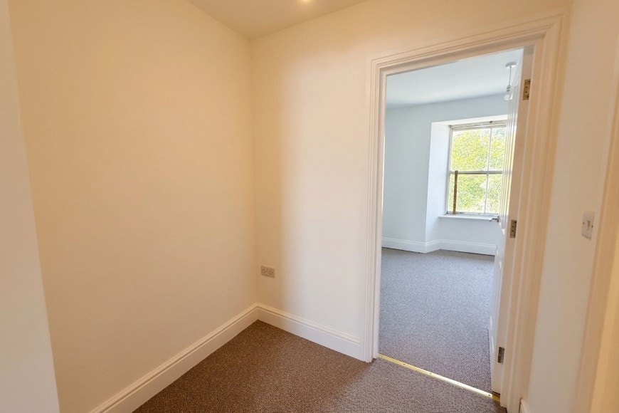 Grove Place, Quayside, TR11